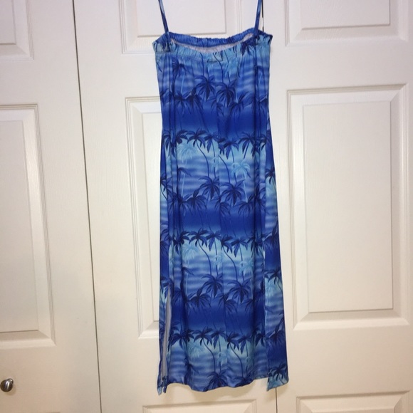 HAWAIIAN DRESS MADE IN HAWAII THAT YOU WILL LOVE - Picture 3 of 4